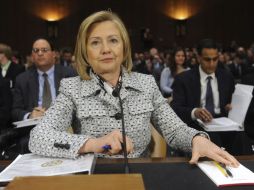 La secretaria de Estado de EU, Hillary Clinton, comparece ante el comité de Relaciones Externas del senado. EFE  /