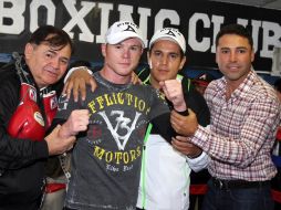 Saúl 'Canelo' Álvarez entrena en Los Ángeles antes de su enfrentamiento con Hatton. NTX  /