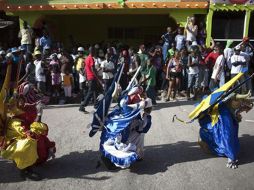 Celebración de la cabalgata del carnaval de Jacmel. EFE  /