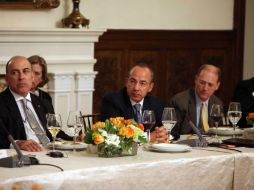 El Mandatario durante la cena de trabajo con directivos de empresas estadounidenses. EL UNIVERSAL  /