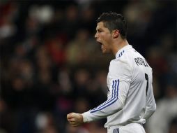 Cristiano Ronaldo se destapa con tres goles en la victoria del Real Madrid sobre el Málaga de 7-0. REUTERS  /