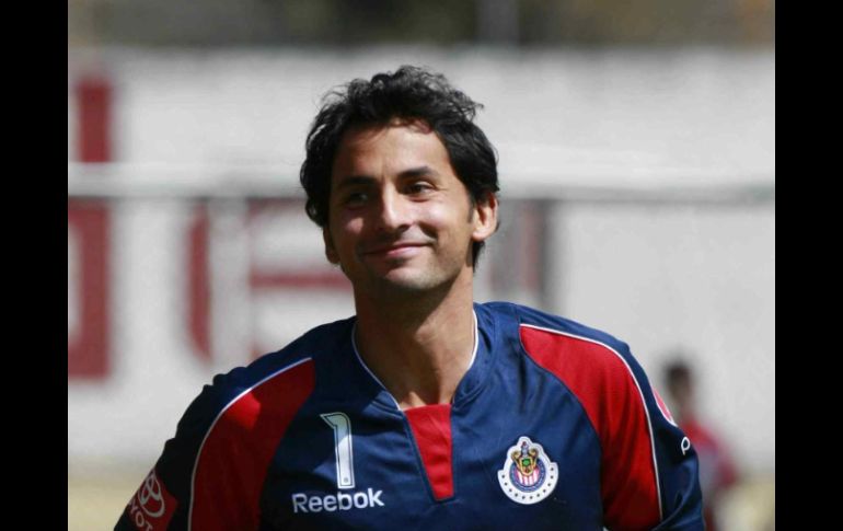 • Luis Michel trota ligeramente en el entrenamiento, el cual lo hizo al parejo de sus compañeros. mexsport  /