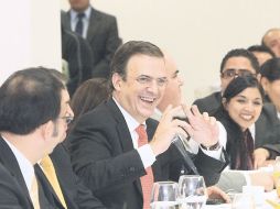 Ebrard confía que el conflicto que vive el instituto perredista quede solventado antes del próximo sábado 19. NTX  /