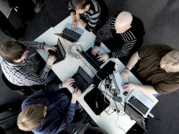 Los hackers tratan de bloquear el acceso a las páginas. EFE  /