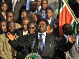 Ouattara anunció a los periodistas su próximo viaje tras recibir al presidente de la Comisión de la UA. ARCHIVO  /