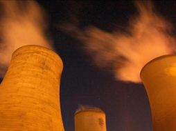 Mejorar la eficiencia energética facilitará el objetivo de reducir la emisión de CO2 en el futuro. EFE  /