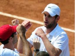Andy Roddick celebra tras conseguir la victoria. AFP  /
