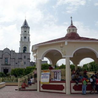 Sacerdotes de Chicago concluyen viaje a destinos de turismo religioso