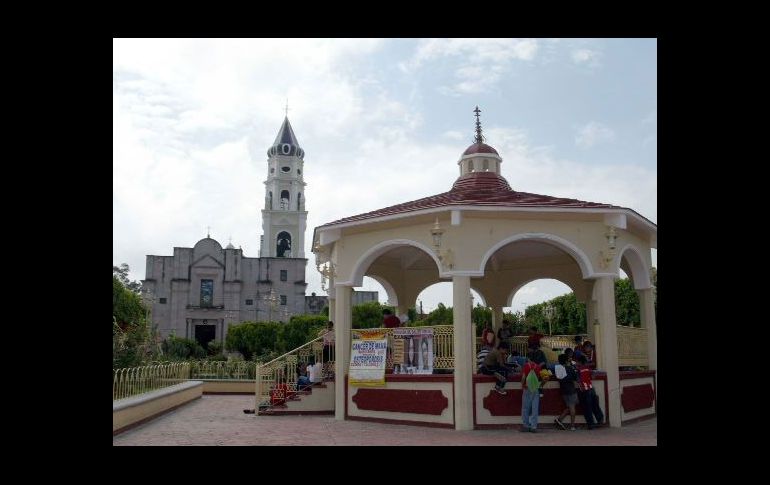 El grupo de párrocos católicos visitó la Ruta del Tequila. ARCHIVO  /