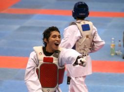 El poblano Damián Villa celebra su victoria ante el campeón olímpico de Beijing. MEXSPORT  /