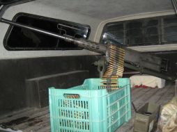 Las camionetas aseguradas estaban equipadas con armas de grueso calibre capaces de atravesar blindajes. O. RUVALCABA  /