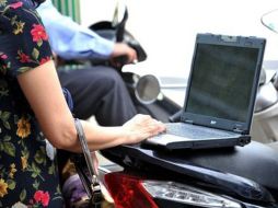 El brillo de un monitor suprime la liberación de la hormona que lo promueve. AFP  /