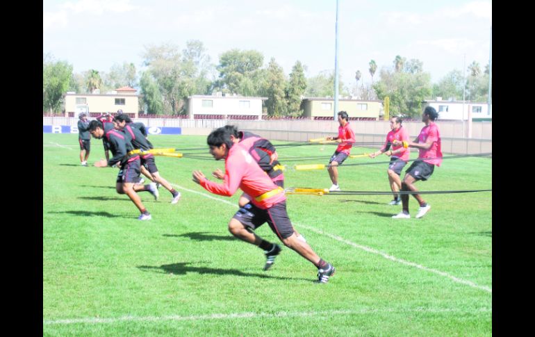 Atlas en su entrenamiento en la Universidad del Gran Cañón en Phoenix, Arizona. ESPECIAL  /