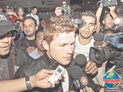 El ''Canelo'' fue recibido como todo un héroe anoche en Guadalajara. S. NÚÑEZ  /