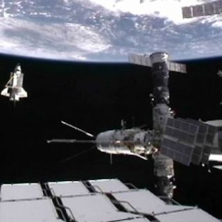 El Discovery suelta amarras por última vez de la EEI; aterriza hoy