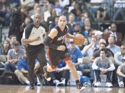Carlos Arroyo vestirá su séptima playera en la NBA. GETTY IMAGES SPORT  /