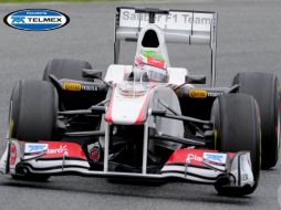 Sergio Pérez durante la primera jornada de entrenamiento, en donde fue el más veloz. EFE  /