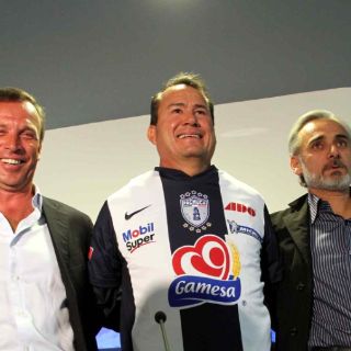 Efraín Flores, presentado como nuevo técnico tuzo