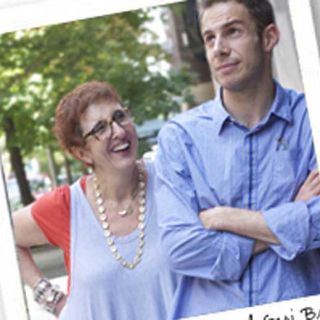 Mujeres en EU se unen en internet para encontrar pareja a sus hijos