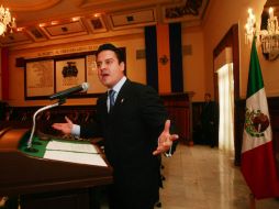 Aristóteles Sandoval amenaza con hacer un plantón en Finanzas o en Casa Jalisco para exigir que se registre el crédito. A. GARCÍA  /