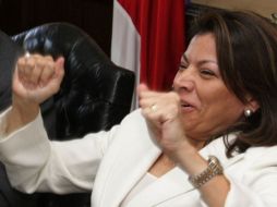 En San José, la mandataria costarricense, Laura Chinchilla, reacciona al escuchar la resolución. AFP  /