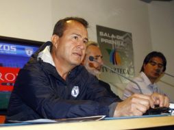 Efraín Flores, en la rueda de prensa donde se presentó oficialmente como nuevo Director Técnico del Pachuca. NTX  /