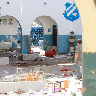 Continúan manifestaciones contra directora de la secundaria 53