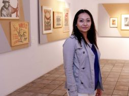 La editora Sac-Nicté Couoh es la responsable del catálogo de la exposición El refugio de Hitler. E. PACHECO  /