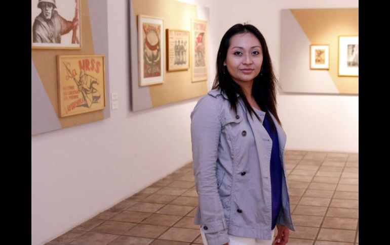 La editora Sac-Nicté Couoh es la responsable del catálogo de la exposición El refugio de Hitler. E. PACHECO  /