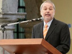 Emilio González, aseguró que no violará la ley. ARCHIVO  /