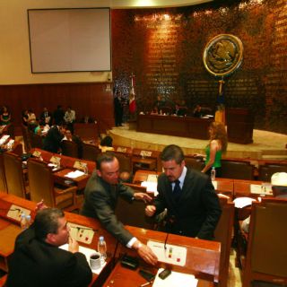 Firman convenio Congreso y Pensiones para pago de deuda por 90 MDP