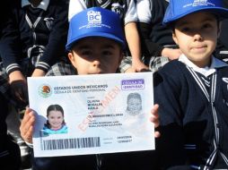 Baños pide que el presupuesto que el gobierno federal quiere para emitir las cédulas, mejor lo invierta en programas sociales.ARCHIVO  /