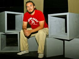 Alejandro León dirige la puesta en escena Pandora y el ruiseñor, que se presenta hoy en Carromato de Thespis. E. BARRERA  /