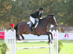 Andrea Sol, a lomos de “Maika”, conquistó la posición de honor en la prueba 1.20 metros. E. PACHECO  /