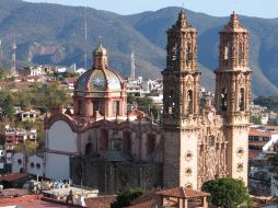 Algunas calles de Taxco forman laberintos coloniales y subterráneos.ESPECIAL  /