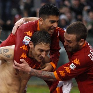 Roma gana el derbi ante Lazio