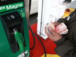 El desliz en los precios de gasolina no se ha materializado en un repunte inflacionario, afirma Hacienda. ARCHIVO  /