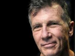 El novelista define que una de las tareas del novelista es complicar el mundo.EFE  /