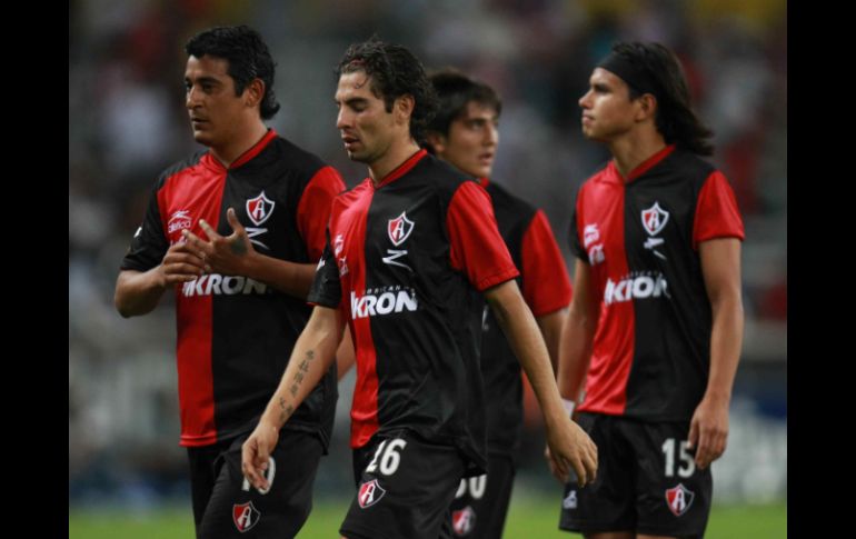 Atlas no supo aprovechar los dos hombres de más en el Clásico tapatío. MEXSPORT  /