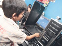 Los niños y adolescentes son los mayores usuarios de internet en México. S. NÚÑEZ  /