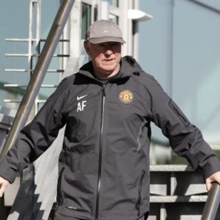 Neville ve a Mourinho candidato para reemplazar a Ferguson