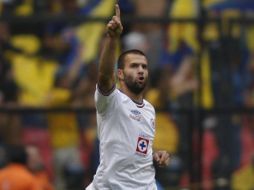 Emanuel Villa dio la vuictoria al Cruz Azul en duelo del Clásico joven. AP  /