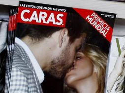La revista colombiana ''Caras'' ha difundido la exclusiva de las primeras fotos besándose. EFE  /
