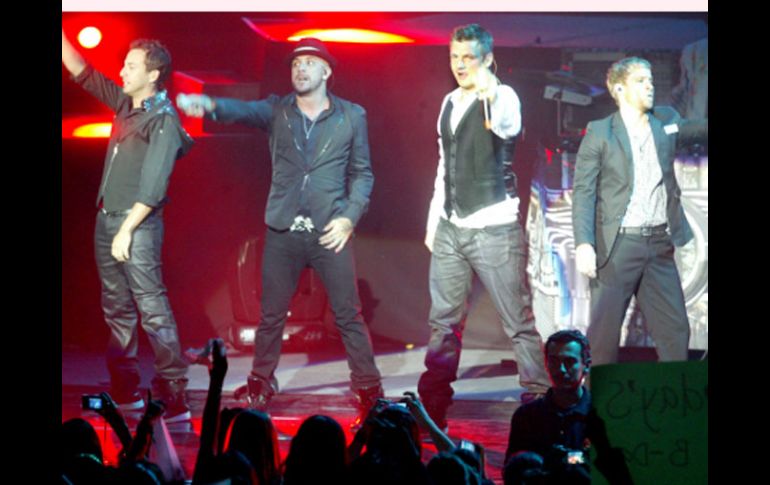 Encendidos. Los Backstreet Boys ofrecieron un show que dejó satisfechas a sus fanáticas. A. HINOJOSA  /