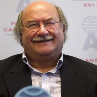 Skármeta gana premio Planeta-Casa América