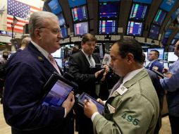 El banco central estadounidense apuntó que las condiciones generales del mercado laboral parecen mejorar gradualmente. ARCHIVO  /