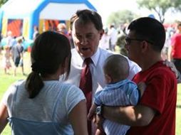 Gary Herbert, gobernador de Utah,  arranca el programa de ''trabajadores huéspedes''. ESPECIAL  /