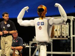 El androide es presentado al público en el Museo del Aire y del Espacio de la Institución Smithsonian en Washington. EFE  /