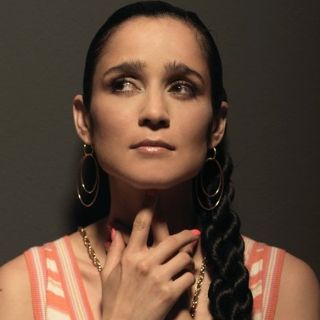 Julieta Venegas y Lila Downs reciben las Lunas del Auditorio 2010