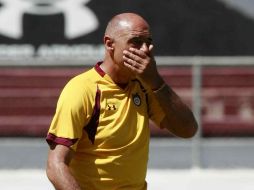 El cambio de trato hacia los jugadores que dirige en Estudiantes le ha rendido frutos a 'Chelís'. MEXSPORT  /